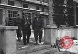 Standbild Befreite Häftlinge aus den Gefängnissen der Nazis Deutschland, 1945, aus Sekunde 5 historischem Filmmaterial Videoclip 65675066637