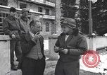 Standbild Befreite Häftlinge aus den Gefängnissen der Nazis Deutschland, 1945, aus Sekunde 19 historischem Filmmaterial Videoclip 65675066637