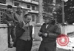 Standbild Befreite Häftlinge aus den Gefängnissen der Nazis Deutschland, 1945, aus Sekunde 23 historischem Filmmaterial Videoclip 65675066637