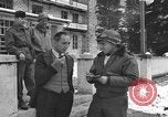 Standbild Befreite Häftlinge aus den Gefängnissen der Nazis Deutschland, 1945, aus Sekunde 24 historischem Filmmaterial Videoclip 65675066637