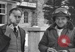 Standbild Befreite Häftlinge aus den Gefängnissen der Nazis Deutschland, 1945, aus Sekunde 38 historischem Filmmaterial Videoclip 65675066637