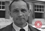 Standbild Befreite Häftlinge aus den Gefängnissen der Nazis Deutschland, 1945, aus Sekunde 53 historischem Filmmaterial Videoclip 65675066637
