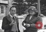 Standbild Befreite Häftlinge aus den Gefängnissen der Nazis Deutschland, 1945, aus Sekunde 56 historischem Filmmaterial Videoclip 65675066637