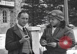 Standbild Befreite Häftlinge aus den Gefängnissen der Nazis Deutschland, 1945, aus Sekunde 62 historischem Filmmaterial Videoclip 65675066637