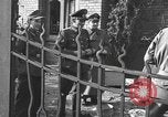 Standbild Übergabe des deutschen Generals Kurt Dittmar Magdeburg Deutschland, 1945, aus Sekunde 12 historischem Filmmaterial Videoclip 65675066638