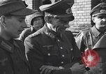 Standbild Übergabe des deutschen Generals Kurt Dittmar Magdeburg Deutschland, 1945, aus Sekunde 16 historischem Filmmaterial Videoclip 65675066638