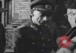 Standbild Übergabe des deutschen Generals Kurt Dittmar Magdeburg Deutschland, 1945, aus Sekunde 23 historischem Filmmaterial Videoclip 65675066638
