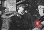 Standbild Übergabe des deutschen Generals Kurt Dittmar Magdeburg Deutschland, 1945, aus Sekunde 26 historischem Filmmaterial Videoclip 65675066638