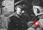 Standbild Übergabe des deutschen Generals Kurt Dittmar Magdeburg Deutschland, 1945, aus Sekunde 30 historischem Filmmaterial Videoclip 65675066638