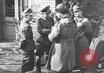 Standbild Übergabe des deutschen Generals Kurt Dittmar Magdeburg Deutschland, 1945, aus Sekunde 33 historischem Filmmaterial Videoclip 65675066638