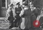 Standbild Übergabe des deutschen Generals Kurt Dittmar Magdeburg Deutschland, 1945, aus Sekunde 34 historischem Filmmaterial Videoclip 65675066638