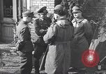 Standbild Übergabe des deutschen Generals Kurt Dittmar Magdeburg Deutschland, 1945, aus Sekunde 36 historischem Filmmaterial Videoclip 65675066638