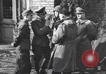 Standbild Übergabe des deutschen Generals Kurt Dittmar Magdeburg Deutschland, 1945, aus Sekunde 38 historischem Filmmaterial Videoclip 65675066638