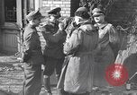 Standbild Übergabe des deutschen Generals Kurt Dittmar Magdeburg Deutschland, 1945, aus Sekunde 40 historischem Filmmaterial Videoclip 65675066638