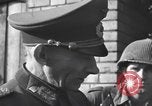 Standbild Übergabe des deutschen Generals Kurt Dittmar Magdeburg Deutschland, 1945, aus Sekunde 41 historischem Filmmaterial Videoclip 65675066638