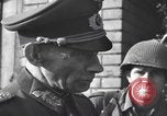 Standbild Übergabe des deutschen Generals Kurt Dittmar Magdeburg Deutschland, 1945, aus Sekunde 44 historischem Filmmaterial Videoclip 65675066638