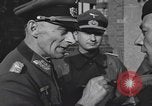 Standbild Übergabe des deutschen Generals Kurt Dittmar Magdeburg Deutschland, 1945, aus Sekunde 56 historischem Filmmaterial Videoclip 65675066638