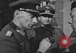 Standbild Übergabe des deutschen Generals Kurt Dittmar Magdeburg Deutschland, 1945, aus Sekunde 58 historischem Filmmaterial Videoclip 65675066638