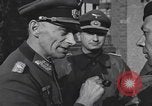 Standbild Übergabe des deutschen Generals Kurt Dittmar Magdeburg Deutschland, 1945, aus Sekunde 59 historischem Filmmaterial Videoclip 65675066638