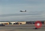 Standbild C-117 Flugzeugen Hummer Saigon Vietnam, 1966, aus Sekunde 25 historischem Filmmaterial Videoclip 65675066674