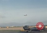 Standbild C-117 Flugzeugen Hummer Saigon Vietnam, 1966, aus Sekunde 31 historischem Filmmaterial Videoclip 65675066674