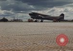 Standbild C-117 Flugzeugen Hummer Saigon Vietnam, 1966, aus Sekunde 41 historischem Filmmaterial Videoclip 65675066674