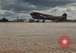 Standbild C-117 Flugzeugen Hummer Saigon Vietnam, 1966, aus Sekunde 44 historischem Filmmaterial Videoclip 65675066674