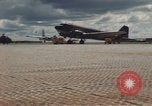 Standbild C-117 Flugzeugen Hummer Saigon Vietnam, 1966, aus Sekunde 49 historischem Filmmaterial Videoclip 65675066674