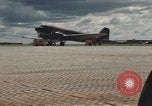 Standbild C-117 Flugzeugen Hummer Saigon Vietnam, 1966, aus Sekunde 53 historischem Filmmaterial Videoclip 65675066674