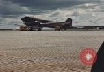 Standbild C-117 Flugzeugen Hummer Saigon Vietnam, 1966, aus Sekunde 54 historischem Filmmaterial Videoclip 65675066674
