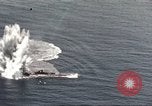 Standbild Die japanischen U-Boot versenkt in Betrieb Kreuzung Pazifischer Ozean, 1946, aus Sekunde 10 historischem Filmmaterial Videoclip 65675066704