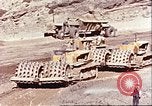 Image Morrison et Knutsen company construction en Agghanistan Afghanistan, 1960, de la seconde 58 séquences d'archives historiques vidéo 65675066737
