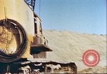 Image Morrison et Knudson Company Construction de barrages et canaux d'irrigation en Afghanistan Afghanistan, 1950, de la seconde 45 séquences d'archives historiques vidéo 65675066743