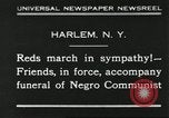 Immagine di Il corteo funebre per i comunisti Harlem New York City USA, 1930, secondo 1 filmato di repertorio 65675066771