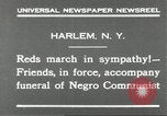 Immagine di Il corteo funebre per i comunisti Harlem New York City USA, 1930, secondo 8 filmato di repertorio 65675066771