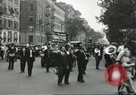 Immagine di Il corteo funebre per i comunisti Harlem New York City USA, 1930, secondo 45 filmato di repertorio 65675066771