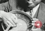 Immagine di Afroamericano fa canestro di canna Nashville Tennessee USA, 1937, secondo 20 filmato di repertorio 65675066776
