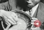 Immagine di Afroamericano fa canestro di canna Nashville Tennessee USA, 1937, secondo 21 filmato di repertorio 65675066776
