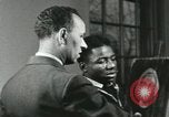 Standbild Hale Woodruff unterrichtet afroamerikanische Studenten Atlanta Georgia USA, 1937, aus Sekunde 35 historischem Filmmaterial Videoclip 65675066796