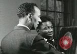 Standbild Hale Woodruff unterrichtet afroamerikanische Studenten Atlanta Georgia USA, 1937, aus Sekunde 36 historischem Filmmaterial Videoclip 65675066796