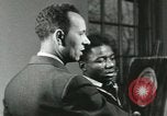 Standbild Hale Woodruff unterrichtet afroamerikanische Studenten Atlanta Georgia USA, 1937, aus Sekunde 37 historischem Filmmaterial Videoclip 65675066796