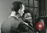 Standbild Hale Woodruff unterrichtet afroamerikanische Studenten Atlanta Georgia USA, 1937, aus Sekunde 39 historischem Filmmaterial Videoclip 65675066796