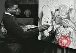 Standbild Hale Woodruff unterrichtet afroamerikanische Studenten Atlanta Georgia USA, 1937, aus Sekunde 48 historischem Filmmaterial Videoclip 65675066796