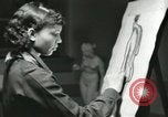 Standbild Hale Woodruff unterrichtet afroamerikanische Studenten Atlanta Georgia USA, 1937, aus Sekunde 61 historischem Filmmaterial Videoclip 65675066796