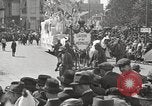 Standbild Mardi Gras New Orleans Louisiana USA, 1920, aus Sekunde 21 historischem Filmmaterial Videoclip 65675066799