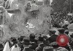 Standbild Mardi Gras New Orleans Louisiana USA, 1920, aus Sekunde 32 historischem Filmmaterial Videoclip 65675066799