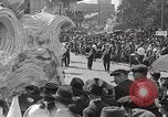 Standbild Mardi Gras New Orleans Louisiana USA, 1920, aus Sekunde 34 historischem Filmmaterial Videoclip 65675066799