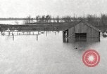 Standbild Deich New Orleans Louisiana USA, 1920, aus Sekunde 27 historischem Filmmaterial Videoclip 65675066800