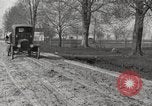 Immagine di Cortile United States USA, 1920, secondo 27 filmato di repertorio 65675066808