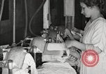 Immagine di Camicie stirato e riparata Chicago Illinois USA, 1917, secondo 48 filmato di repertorio 65675066830